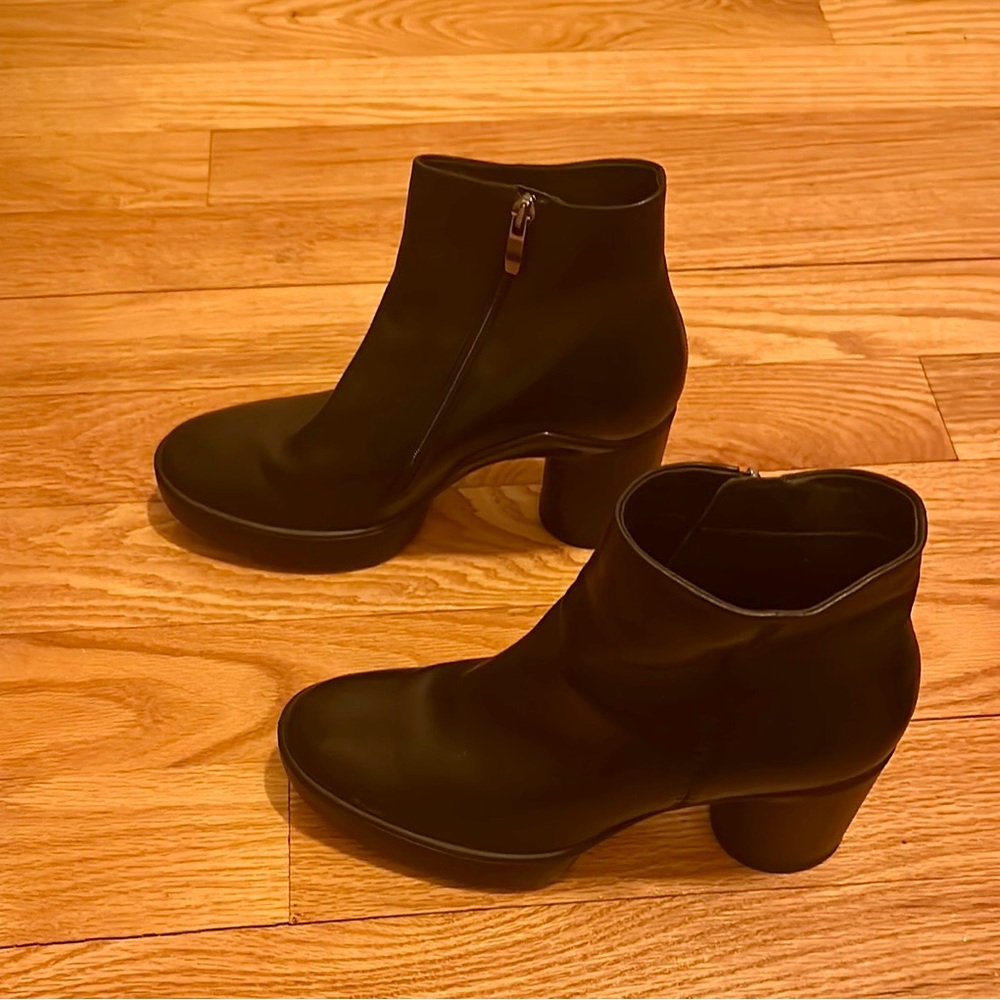 Ecco Black Ankle Booties with Chunky Heel